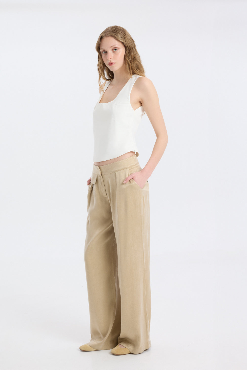 Low-Rise Fluid Trousers